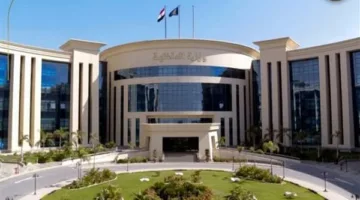 الشرط الأول للالتحاق بالمعاهد الفنية الصحية الشرطية في 2025 هو أن يكون عمر المتقدم 18 عامًا على الأقل.
