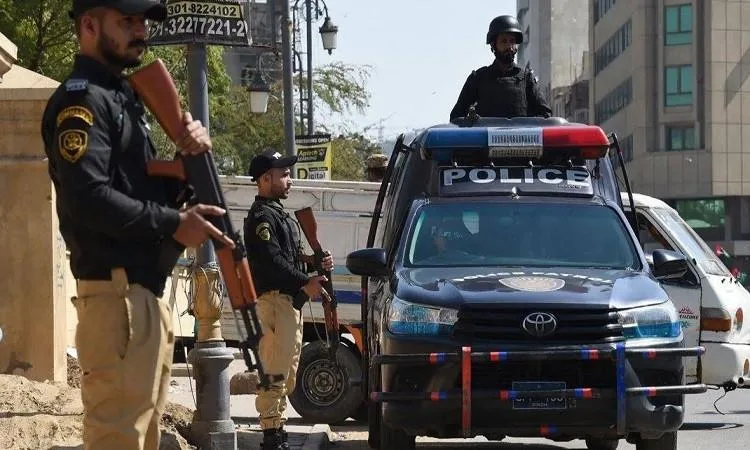الشرطة الباكستانية: مقتل وجرح خمسة أشخاص إثر إطلاق نار من مسلحين في مدينة “كراتشي” الشرطة الباكستانية: مقتل وجرح خمسة أشخاص إثر إطلاق نار من مسلحين في مدينة “كراتشي”