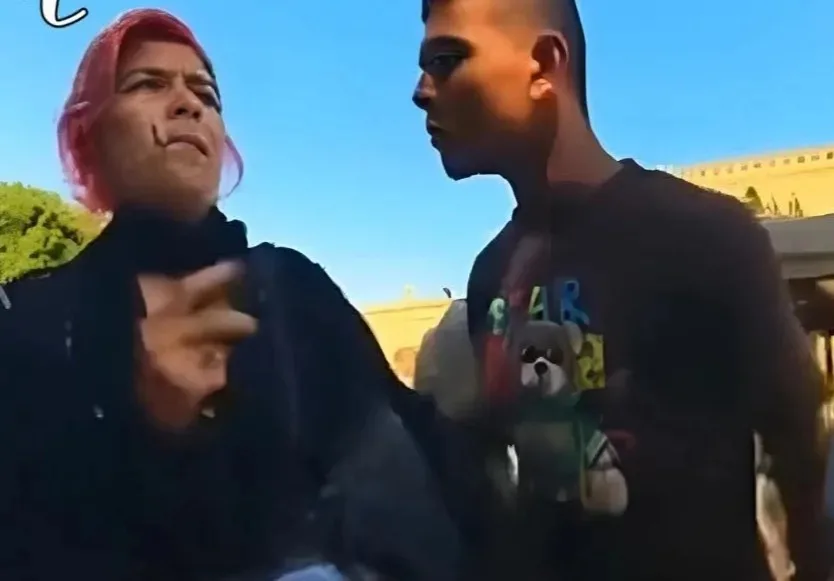 الشرطة تحقق في فيديو لمتنزة فرنسي تعرضت للتحرش في منطقة المقابر بالقاهرة الشرطة تحقق في فيديو لمتنزة فرنسي تعرضت للتحرش في منطقة المقابر بالقاهرة