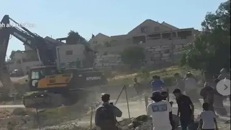 الشهداء عودة الهذالين يسجل لحظة استشهاده برصاص مستوطن إسرائيلي.