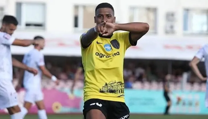 الصفقة البرازيلية على الأبواب.. خوان ألفينا يتعاقد مع الزمالك رسميًا وينضم خلال يومين