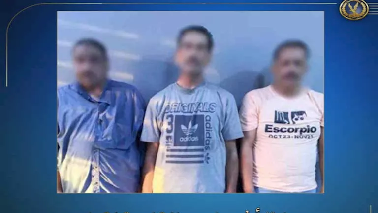 القبض على 3 أشخاص انتحلوا صفة موظفين في الكهرباء للاحتيال على صاحب مصنع في السلام القبض على 3 أشخاص انتحلوا صفة موظفين في الكهرباء للاحتيال على صاحب مصنع في السلام