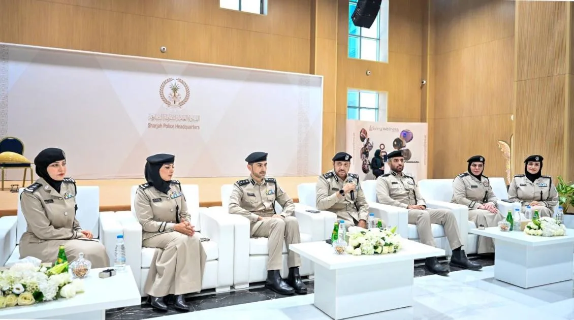 المرأة في شرطة الشارقة: مثال على الالتزام والإخلاص المرأة في شرطة الشارقة: مثال على الالتزام والإخلاص