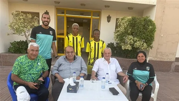 المسؤول عن كرة القدم في المقاولون يتفقد استعدادات فريق السيدات قبل بداية الموسم الجديد المسؤول عن كرة القدم في المقاولون يتفقد استعدادات فريق السيدات قبل بداية الموسم الجديد