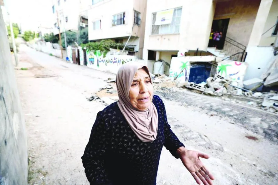 المستوطنون يهاجمون أشجار الزيتون والقرى الفلسطينية في الضفة الغربية