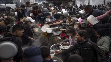 المقاومة تُصدر شريط فيديو جديد يُظهر حالة أسير إسرائيلي في غزة تعكس آثار الجوع.