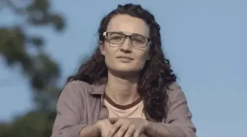 الممثلة كيلي ماك تفارق الحياة عن عمر 33 عامًا بعد معركتها مع السرطان