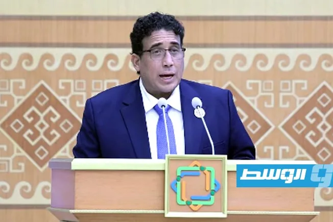 المنفي يطالب في مؤتمر دولي بإلغاء الحواجز الجمركية بين الدول المنفي يطالب في مؤتمر دولي بإلغاء الحواجز الجمركية بين الدول