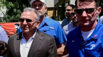 الموفد الأمريكي ستيف ويتكوف يجتمع مع عائلات المحتجزين في تل أبيب