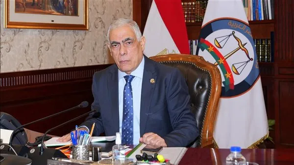 النائب العام يوجه بتأسيس مكتب لدعم أسر أعضاء النيابة الذين قضوا أثناء تأديتهم لعملهم.