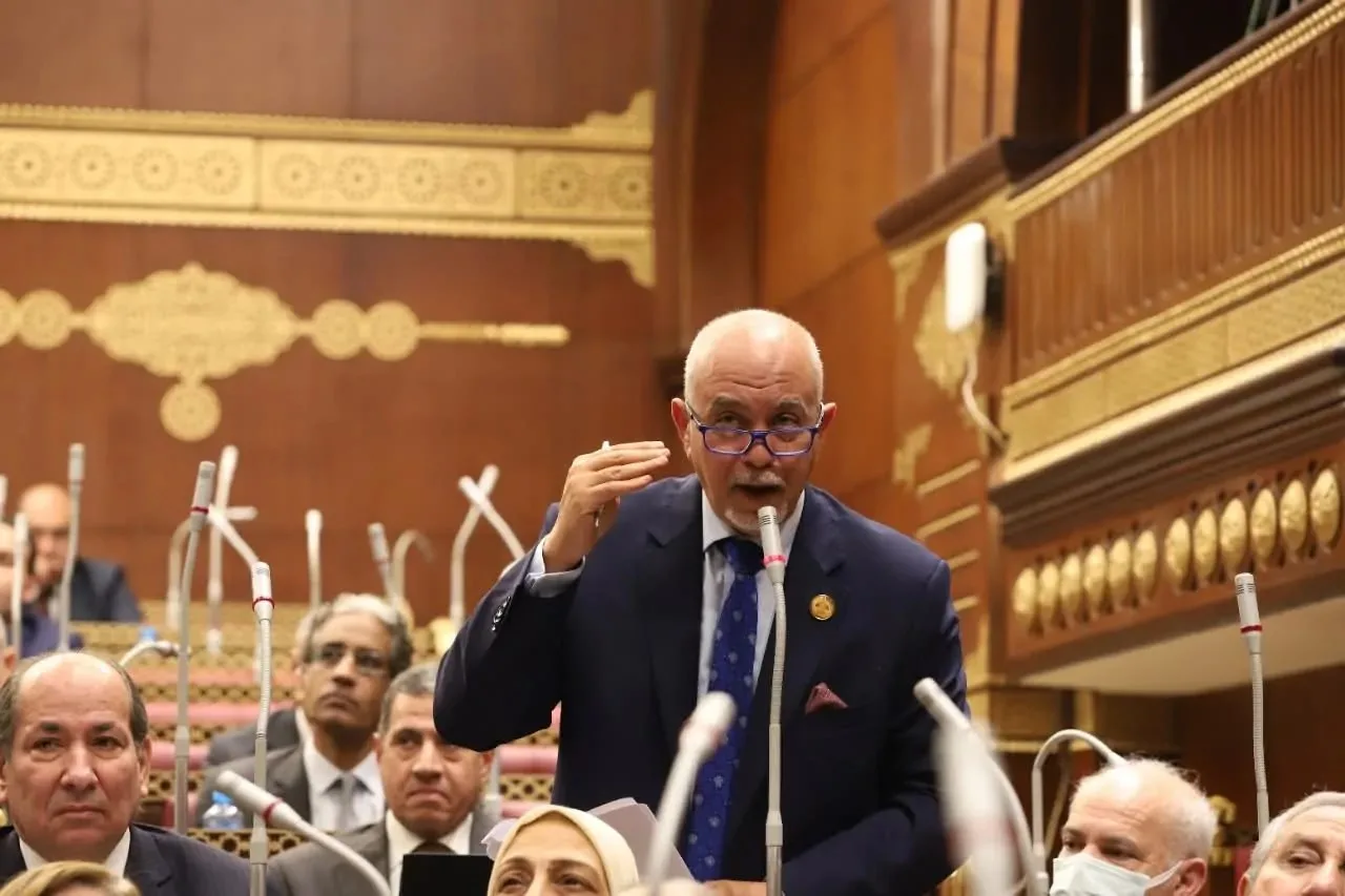 النائب حازم الجندي: استهداف جماعة الإخوان للسفارات المصرية يعدّ إرهابًا دوليًا وانتهاكًا لسيادة الوطن. النائب حازم الجندي: استهداف جماعة الإخوان للسفارات المصرية يعدّ إرهابًا دوليًا وانتهاكًا لسيادة الوطن.