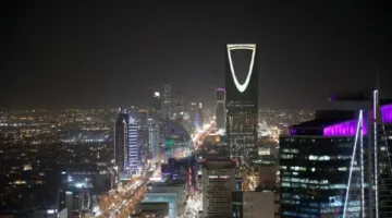 النمو المستمر للقطاع الخاص غير النفطي في السعودية رغم التباطؤ الاقتصادي