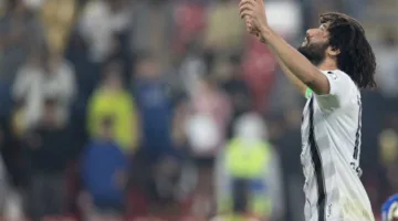 النني ينافس على جائزة أفضل لاعب في الدوري الإماراتي
