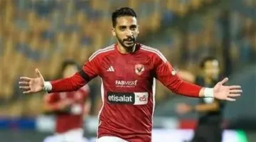 الوداد يقترب من استعادة لاعب الأهلي السابق لتعزيز الجهة اليسرى