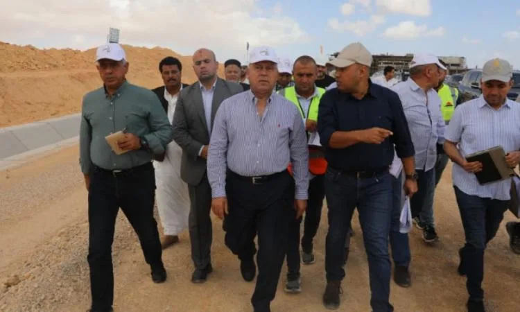 الوزير يزور مشروع الخط الأول للقطار الكهربائي السريع من مطروح إلى الإسكندرية الوزير يزور مشروع الخط الأول للقطار الكهربائي السريع من مطروح إلى الإسكندرية