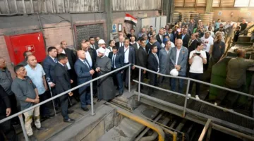 الوزير يقوم بزيارة شركة النصر للمسبوكات بمشاركة وزيري الأوقاف والعمل