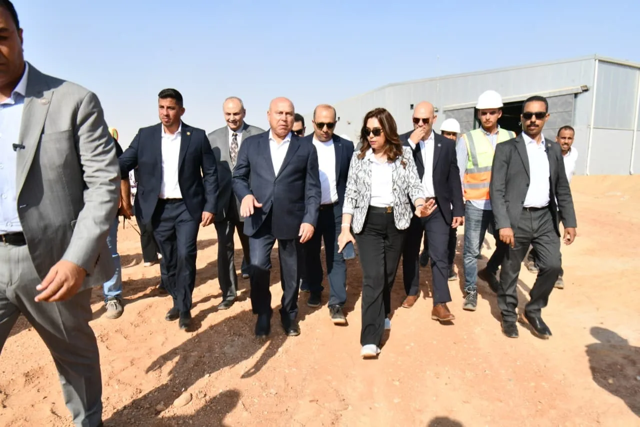 الوزير يوجه بإنشاء مصانع لتحويل نفايات البناء إلى منتجات ذات فائدة الوزير يوجه بإنشاء مصانع لتحويل نفايات البناء إلى منتجات ذات فائدة