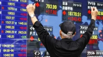 الين يقترب من ذروته في أسبوعين بفضل بيانات الرواتب في اليابان