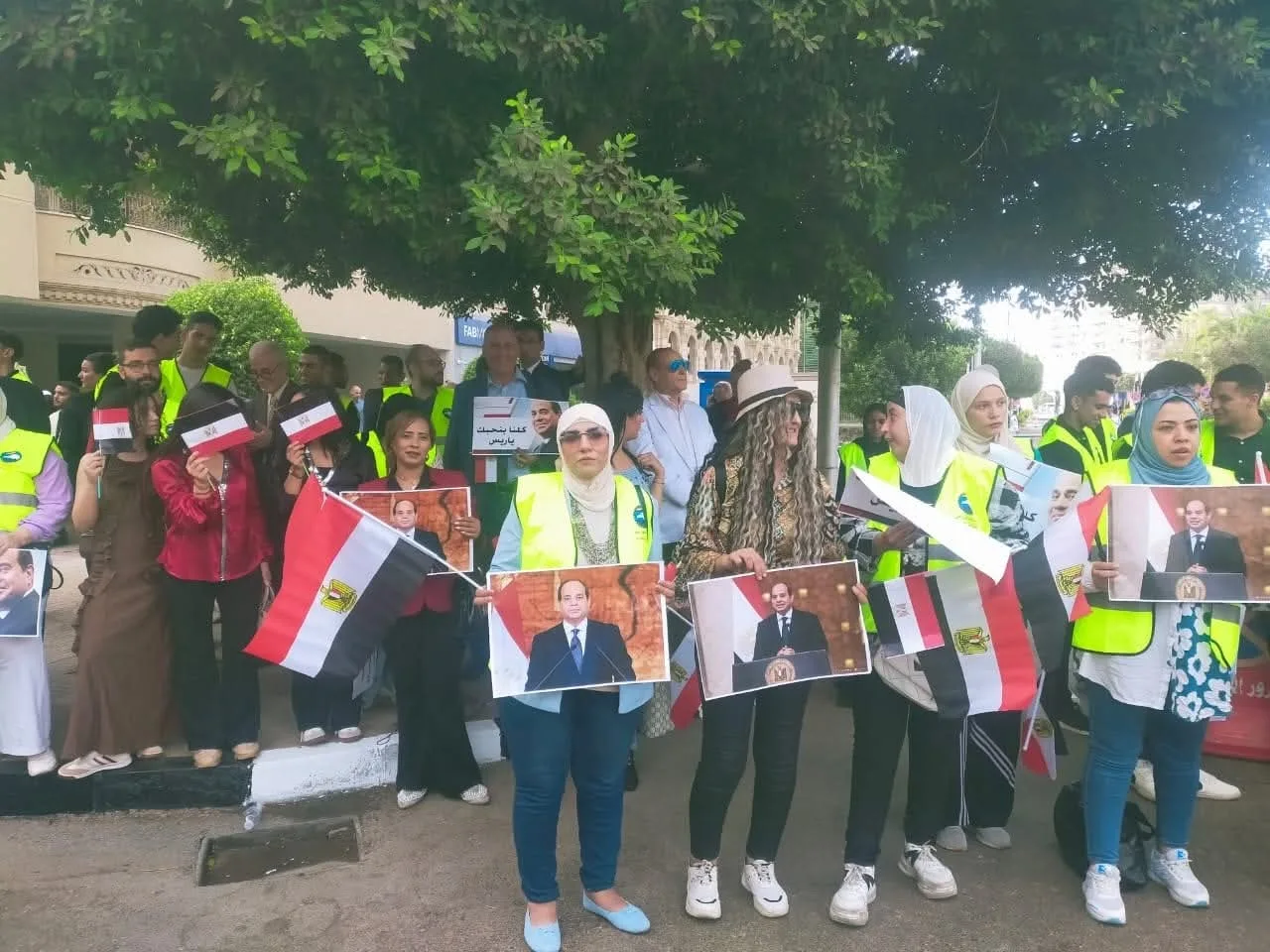 انتخابات مجلس الشيوخ 2025: إقبال الناخبين على لجان التصويت في مصر الجديدة