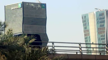 انخفاض أسعار النفط يؤثر على أرباح ‘أرامكو السعودية’ في الربع المالي بنسبة 22%