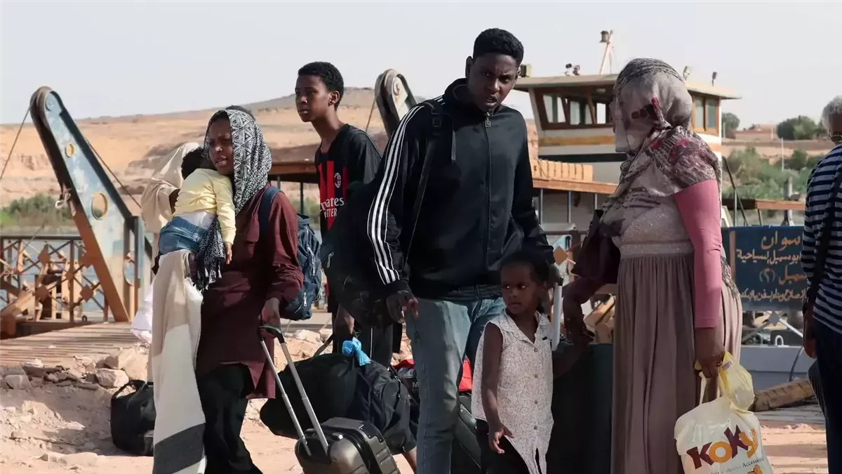 انطلاق القطار التاسع لإعادة السودانيين العائدين إلى بلادهم انطلاق القطار التاسع لإعادة السودانيين العائدين إلى بلادهم