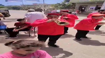 بإيقاع الطبول.. فرقة شعبية تُدخل البهجة خلال انتخابات الشيوخ في المنوفية (صور)