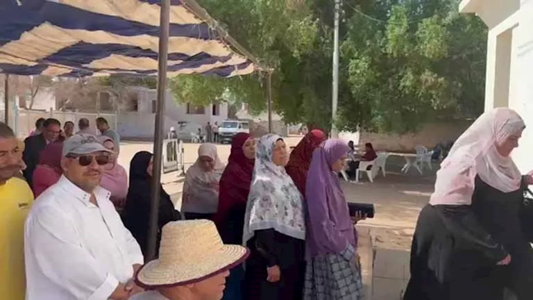 بالصور – إقبال الناخبين على مراكز الإعادة في الوادي الجديد بالصور – إقبال الناخبين على مراكز الإعادة في الوادي الجديد