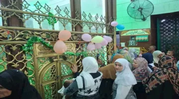 بالونات أمام السلطان.. مشهد مختلف في احتفالات مولد الفرغل (فيديو وصور)