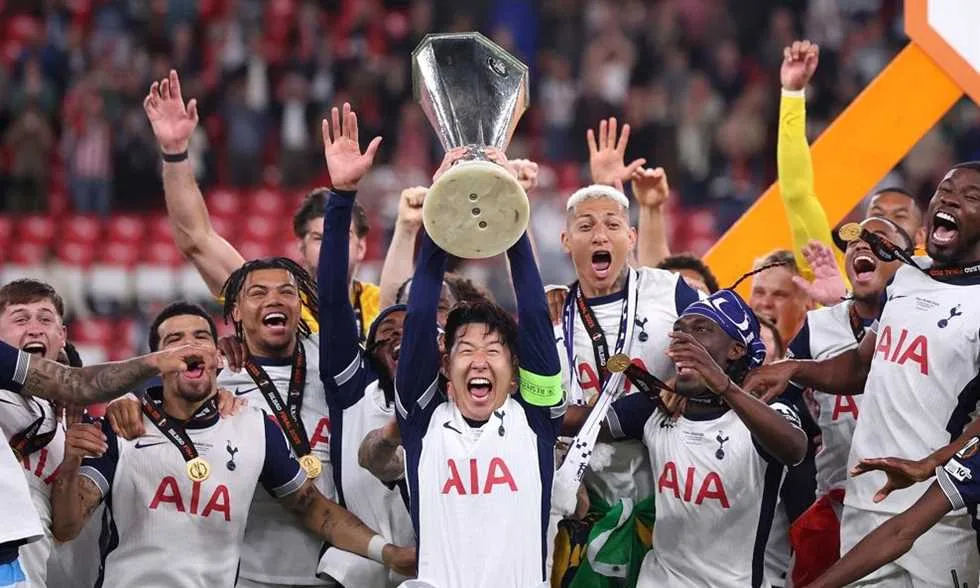 بث حي.. إجراء قرعة الدوري الأوروبي بث حي.. إجراء قرعة الدوري الأوروبي
