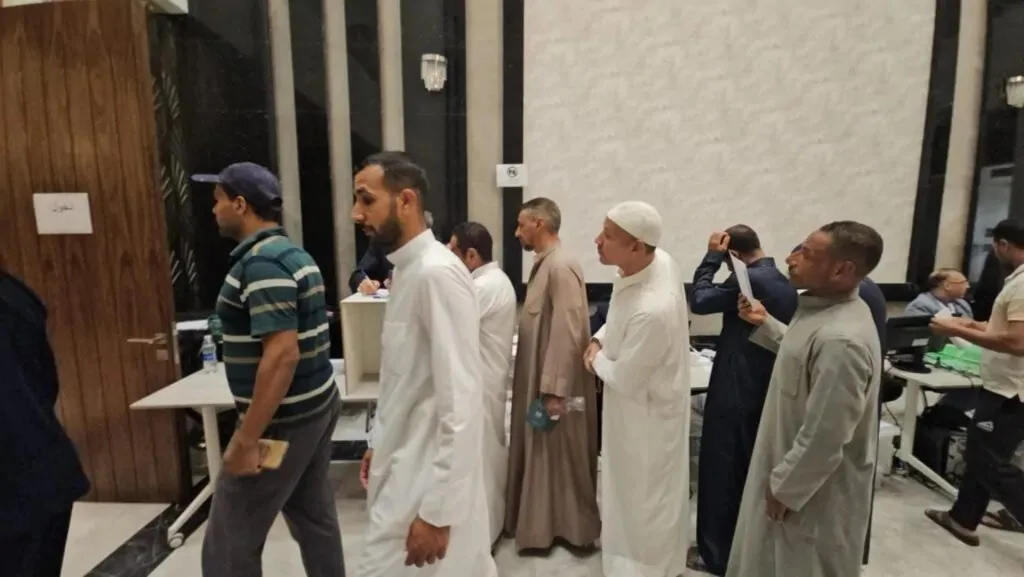 بدء عملية التصويت في اليوم الأخير لانتخابات مجلس الشيوخ 2025 للمصريين في 20 دولة عربية وإفريقية بدء عملية التصويت في اليوم الأخير لانتخابات مجلس الشيوخ 2025 للمصريين في 20 دولة عربية وإفريقية