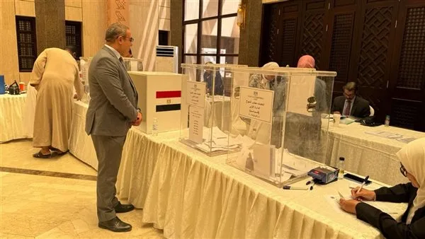 بدء عملية عد أصوات المصريين المقيمين بالخارج في 25 سفارة خلال انتخابات مجلس الشيوخ بدء عملية عد أصوات المصريين المقيمين بالخارج في 25 سفارة خلال انتخابات مجلس الشيوخ
