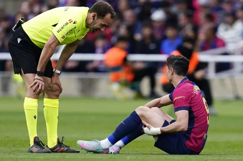 برشلونة يعلن عن إصابة ليفاندوفسكي قبل بداية الموسم الجديد. برشلونة يعلن عن إصابة ليفاندوفسكي قبل بداية الموسم الجديد.