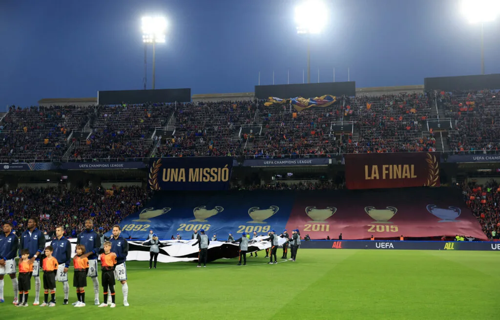 برشلونة يواجه تحديات تتعلق بملعب مباراة فالنسيا في الدوري الإسباني برشلونة يواجه تحديات تتعلق بملعب مباراة فالنسيا في الدوري الإسباني