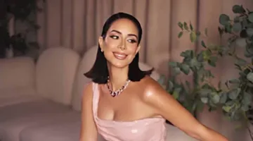 بسنت شوقي تستعرض تجربتها الأولية في حمام الثلج (فيديو)