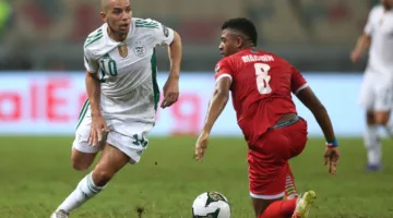 بشكل رسمي.. أمانة بغداد العراقية يوقع عقدًا مع اللاعب الجزائري سفيان فيجولي