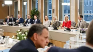 بعد استقالة وزير الخارجية: تزايد الاستقالات في حكومة هولندا بسبب جدل عقوبات إسرائيل