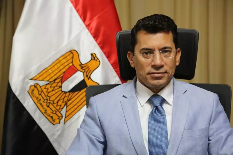بعد الحصول على الموافقة الرئاسية.. أشرف صبحي: نعمل مع الأندية “الشركات” لتطبيق تعديلات قانون الرياضة بعد الحصول على الموافقة الرئاسية.. أشرف صبحي: نعمل مع الأندية “الشركات” لتطبيق تعديلات قانون الرياضة