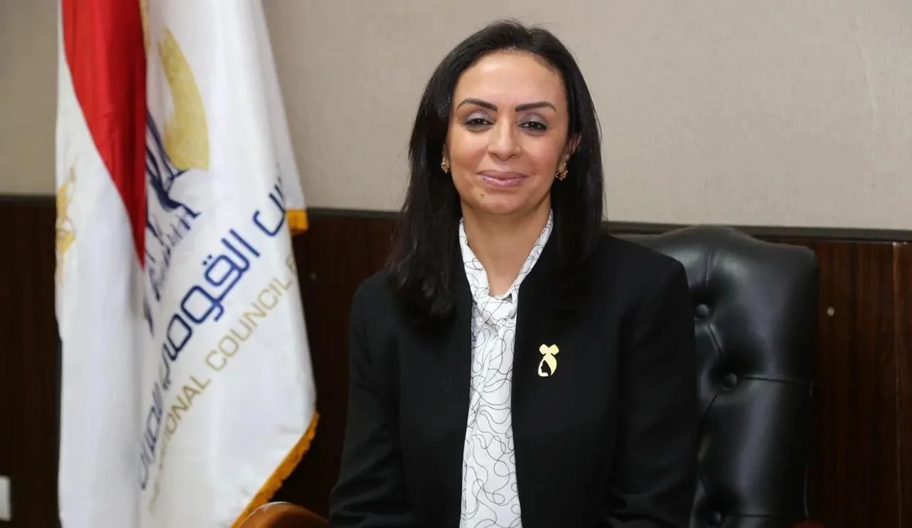 بعد انتشار فيديو طفلة الشيبسي.. وزيرة التضامن: العطاء قيمة إنسانية لا تحددها الترندات أو المكافآت