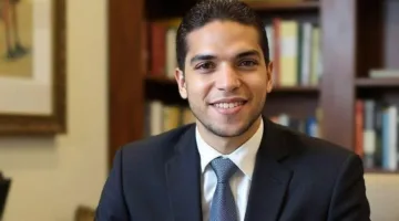 بعد حادثة “فيديو المتحف المصري”: خبير في الملكية الفكرية يوضح استغلال صور ومصنفات المصريين على وسائل التواصل الاجتماعي دون إذن