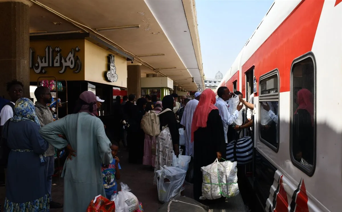 بعد مغادرة الآلاف من السودانيين.. الأسعار انخفضت والنُقّاد: “ما كان بسعر 15 أصبح 8” بعد مغادرة الآلاف من السودانيين.. الأسعار انخفضت والنُقّاد: “ما كان بسعر 15 أصبح 8”