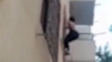 بعد نشر الفيديو… القبض على شخص اعتدى على أسرته بزجاجات فارغة في الجيزة