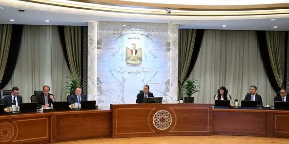 بمشاركة محافظ البنك المركزي.. رئيس الحكومة يترأس اجتماع اللجنة الاقتصادية الوزارية