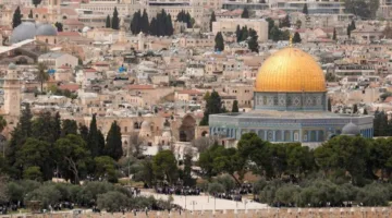 بن غفير يقود آلاف المستوطنين لاقتحام المسجد الأقصى