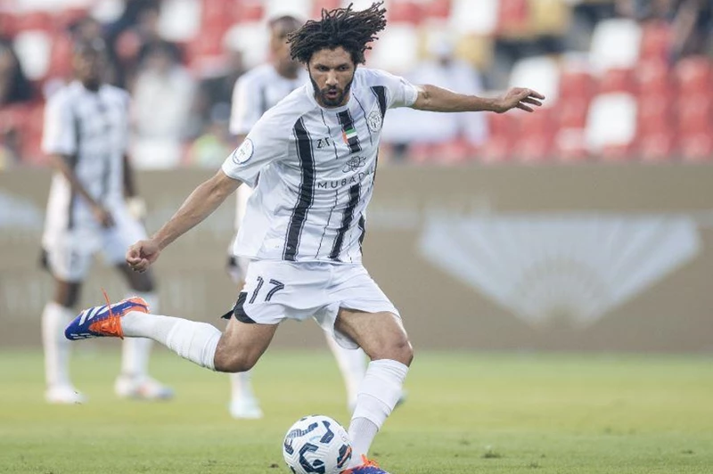 بناءً على تصويت الجمهور.. النني يتنافس على لقب أفضل لاعب في الدوري الإماراتي