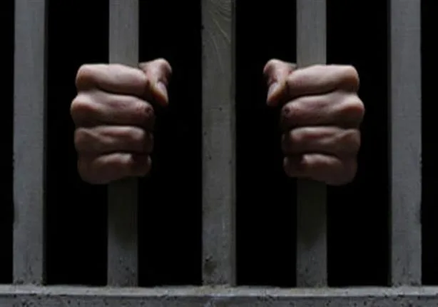 بين المال والعلاقات: نهاية مأساوية لفني في أسيوط بعد تهديده لسيدة بمقاطع فاضحة بين المال والعلاقات: نهاية مأساوية لفني في أسيوط بعد تهديده لسيدة بمقاطع فاضحة