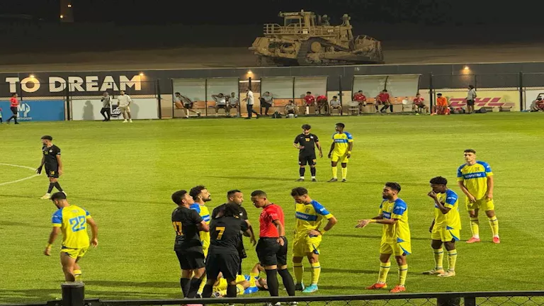 “تدخل الشرطة مطلوب” .. مشادة بين لاعبي لافيينا ومسار في دوري المحترفين “تدخل الشرطة مطلوب” .. مشادة بين لاعبي لافيينا ومسار في دوري المحترفين