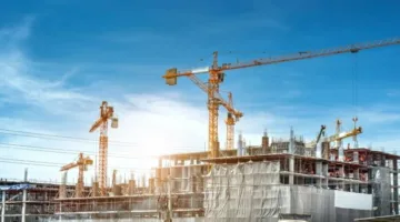 تراجع النفط بنسبة تقارب 1% ليصل إلى أدنى مستوياته في 8 أسابيع عقب تصريحات ترامب حول موسكو.