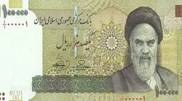 تراجع قيمة الريال الإيراني إلى أدنى مستوى بسبب تهديد أوروبا بإعادة فرض العقوبات على طهران