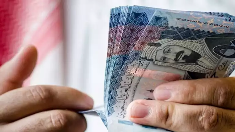 تراجع قيمة الريال السعودي أمام الجنيه في خمس بنوك خلال أسبوع تراجع قيمة الريال السعودي أمام الجنيه في خمس بنوك خلال أسبوع