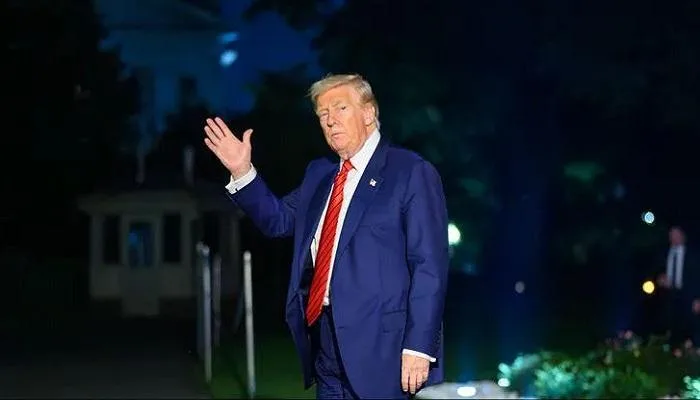 ترامب يتنبأ بلقاء بوتين وزيلينسكي “عن قريب” ويهدد إيران